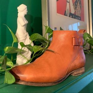 Frye Leather Ankle Boot 🐊